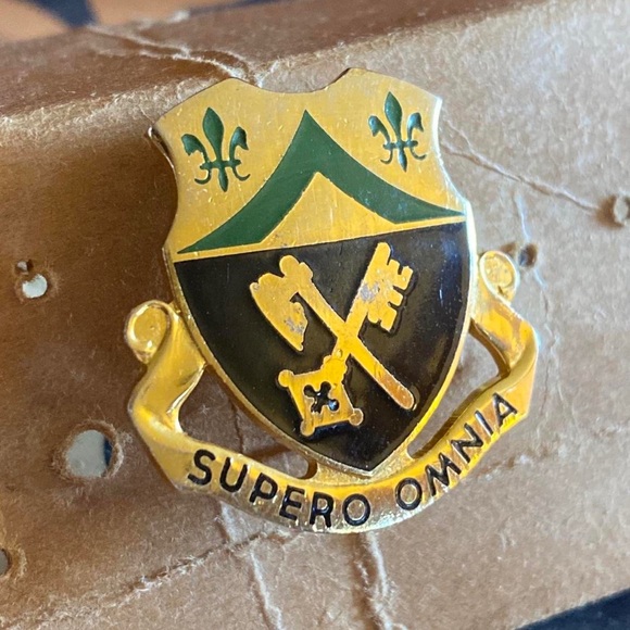 Vintage Accessories Vintage 8st Armor Regiment Designated Insignia